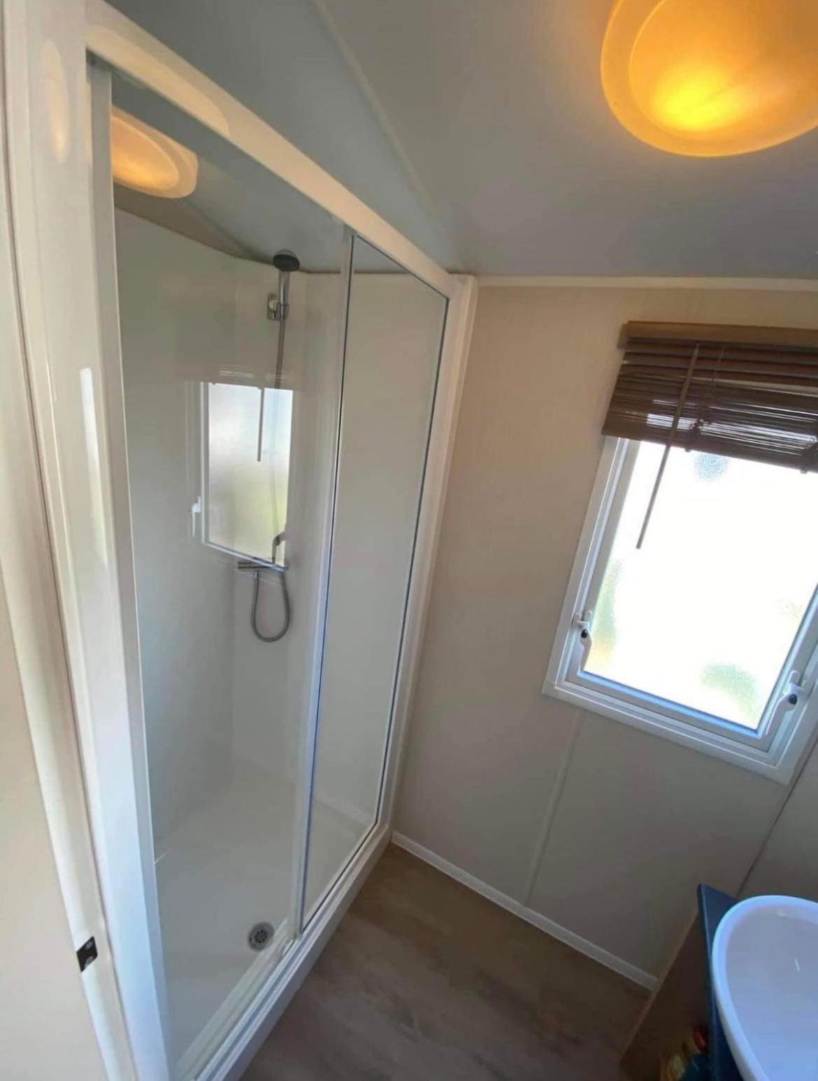 Lottielou'S Hot Tub Breaks At Tattershall Lakes Lincoln Exterior foto